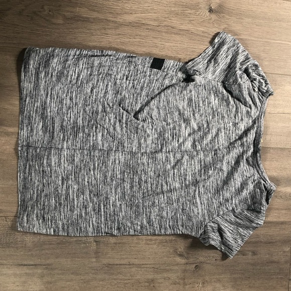 victoria secret’s pink tshirt - Picture 2 of 2